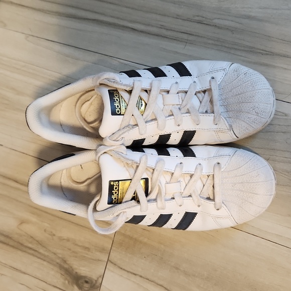 Adidas Superstar Shoes - Picture 2 of 7